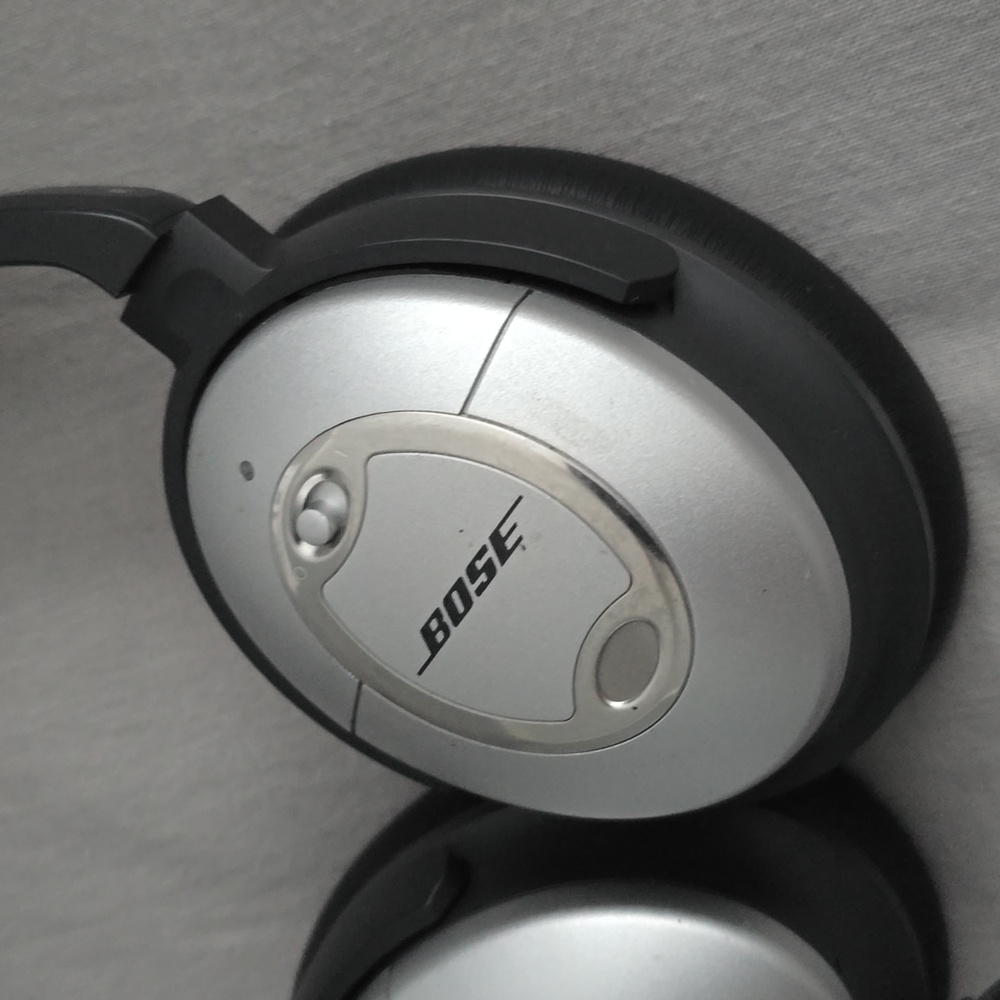 📚Bose QuietComfort 2 Acoustic Noise Cancelling Headphones - Picture 8 of 16